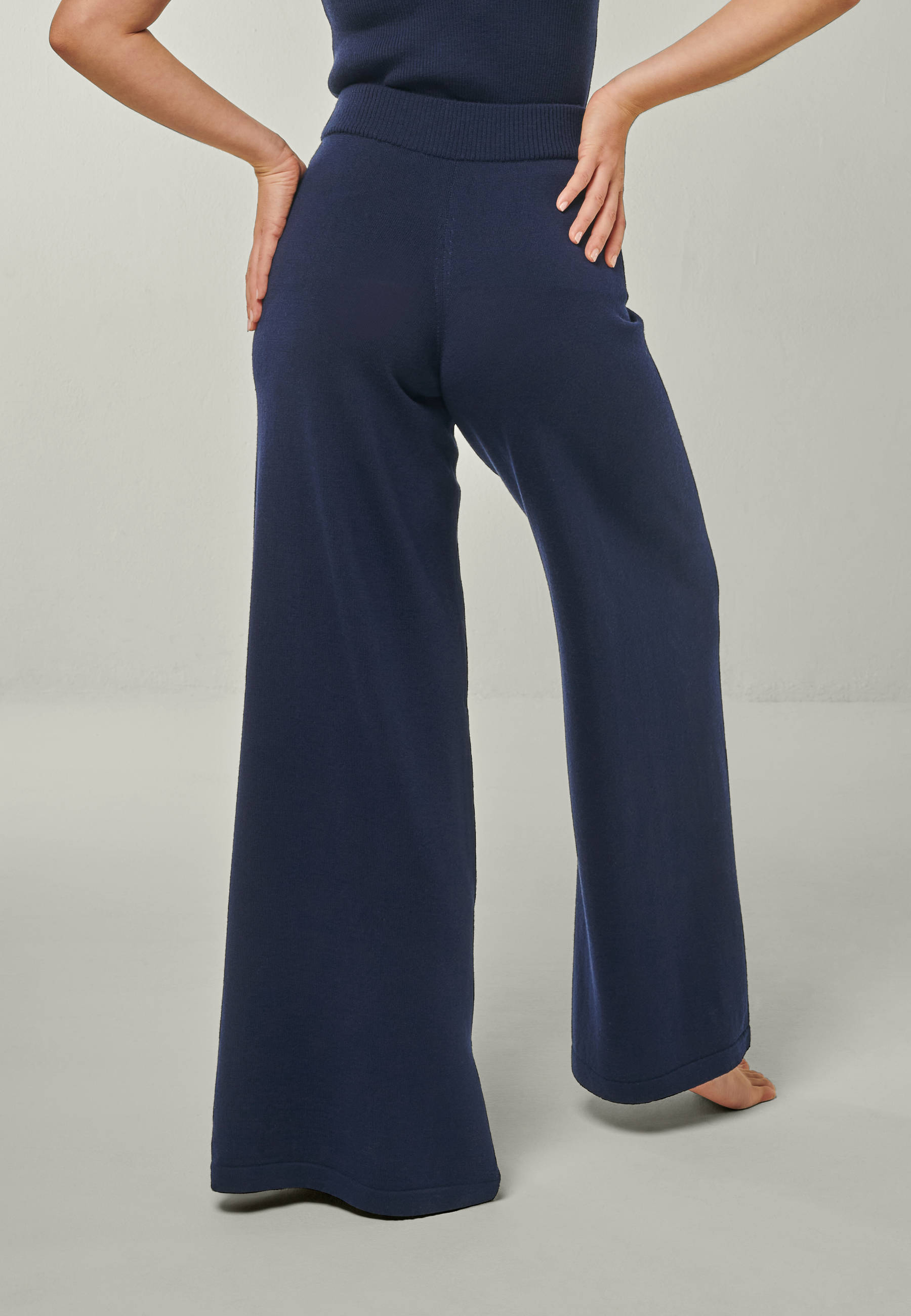 LOUNGEWEAR SET - Pullover Felia & Pants Bailey