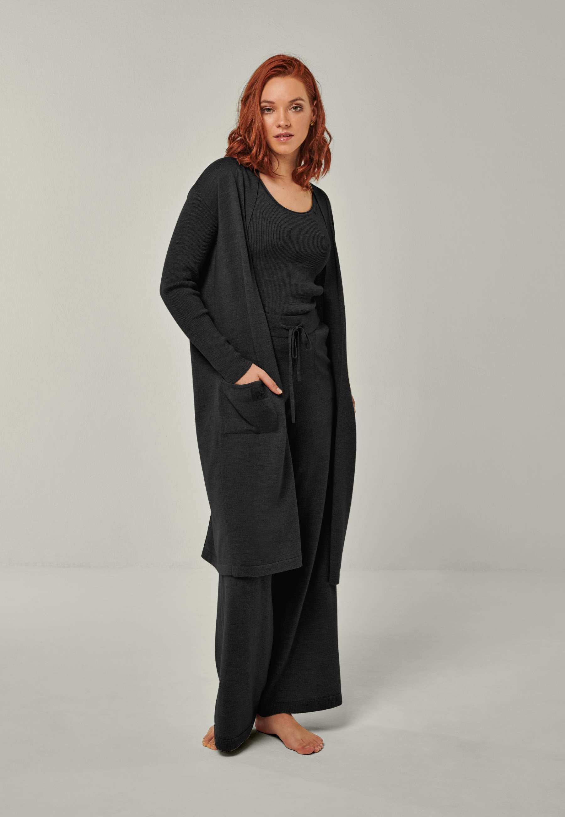 PANTS FRIDA - Weite Strickhose mit Taschen