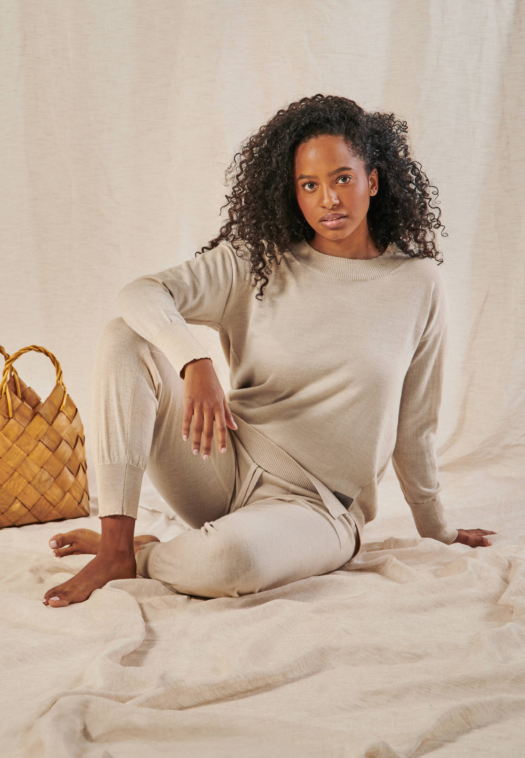 PULLOVER BELLA - Fine knitted roundneck pullover