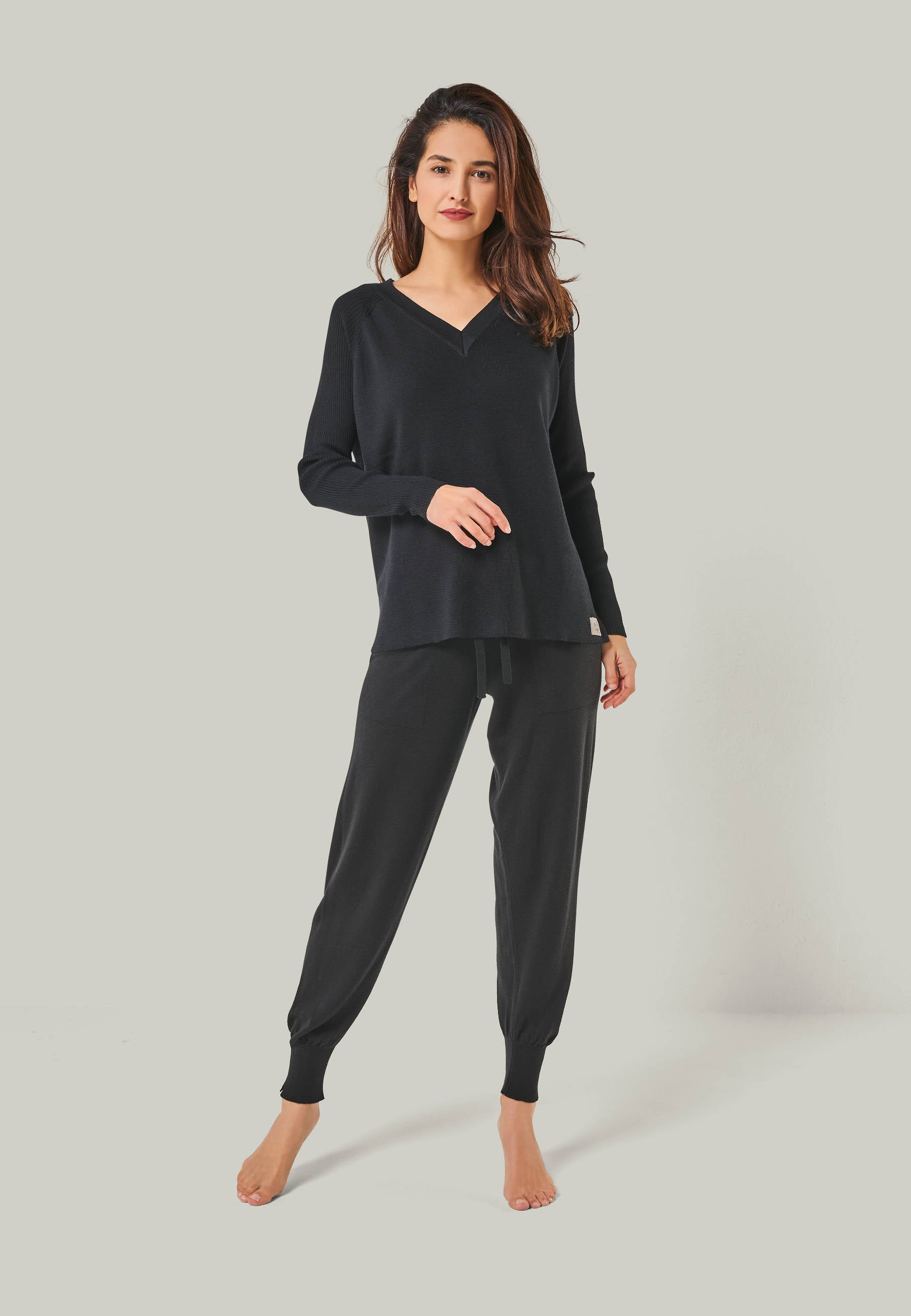PULLOVER DORINA - Merino sweater with V-neck