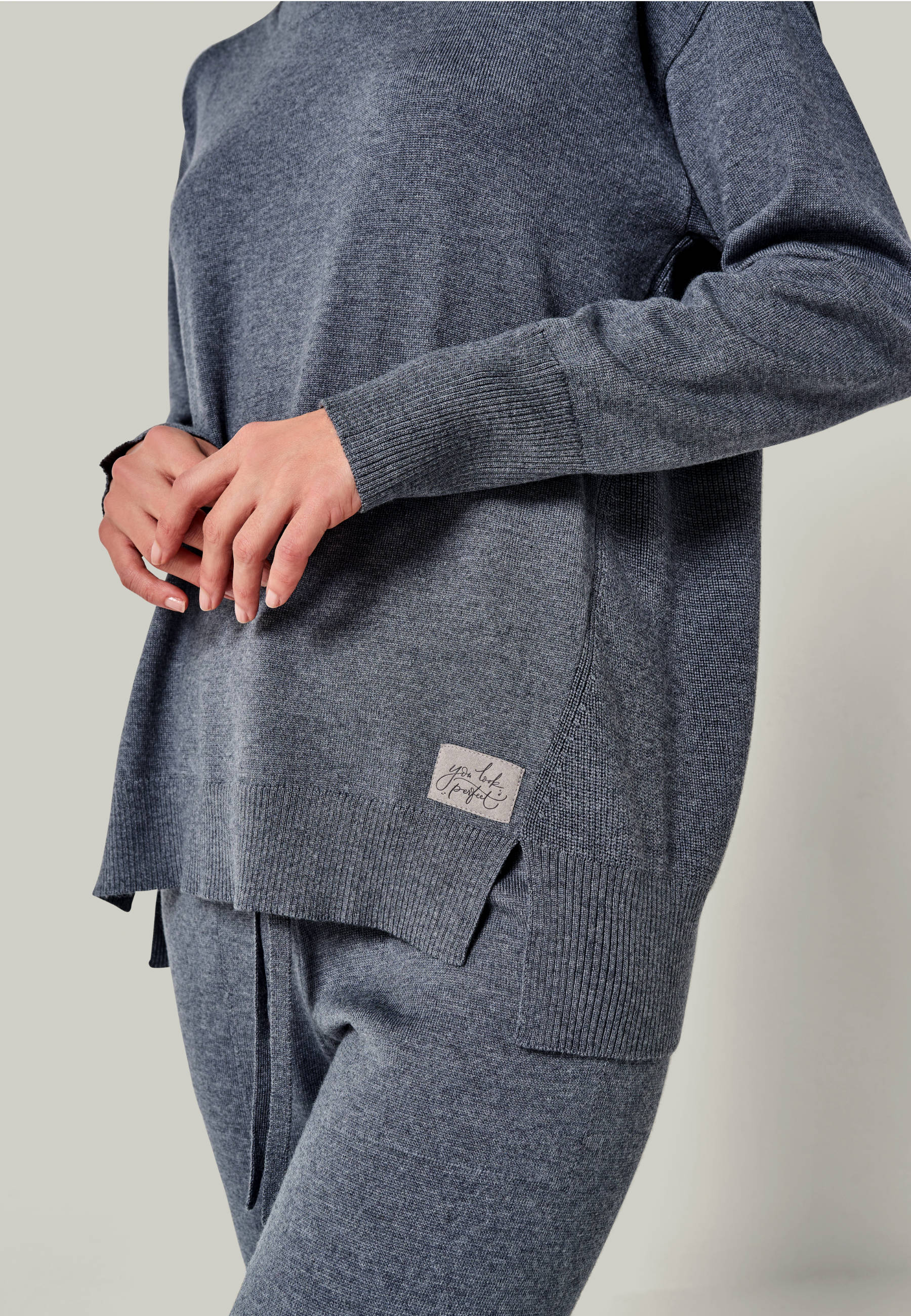 PULLOVER BELLA - Fine knitted roundneck pullover