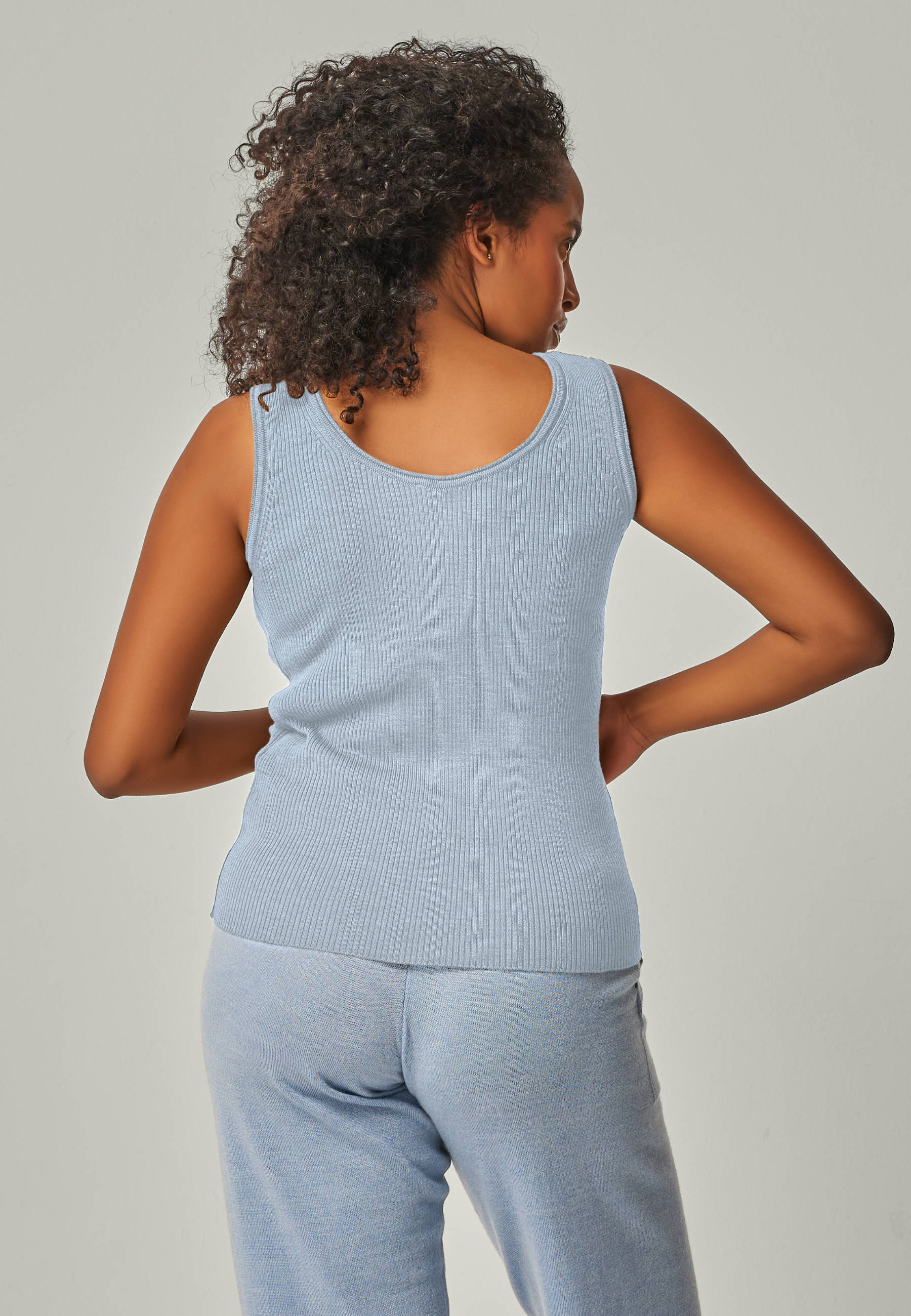 TOP BLOSSOM - Geripptes Merino Top mit Rundhals