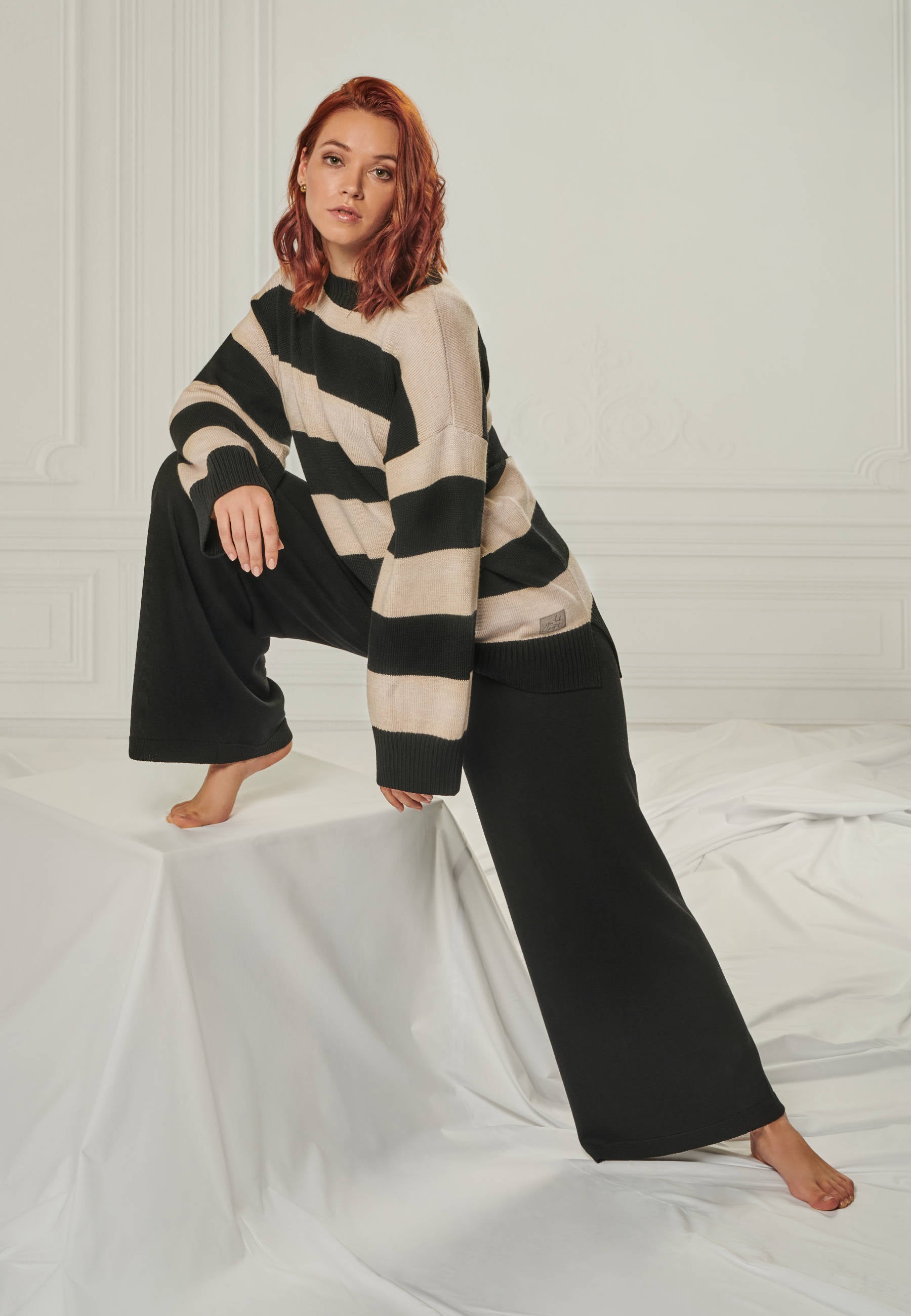 PANTS FRIDA - Weite Strickhose mit Taschen