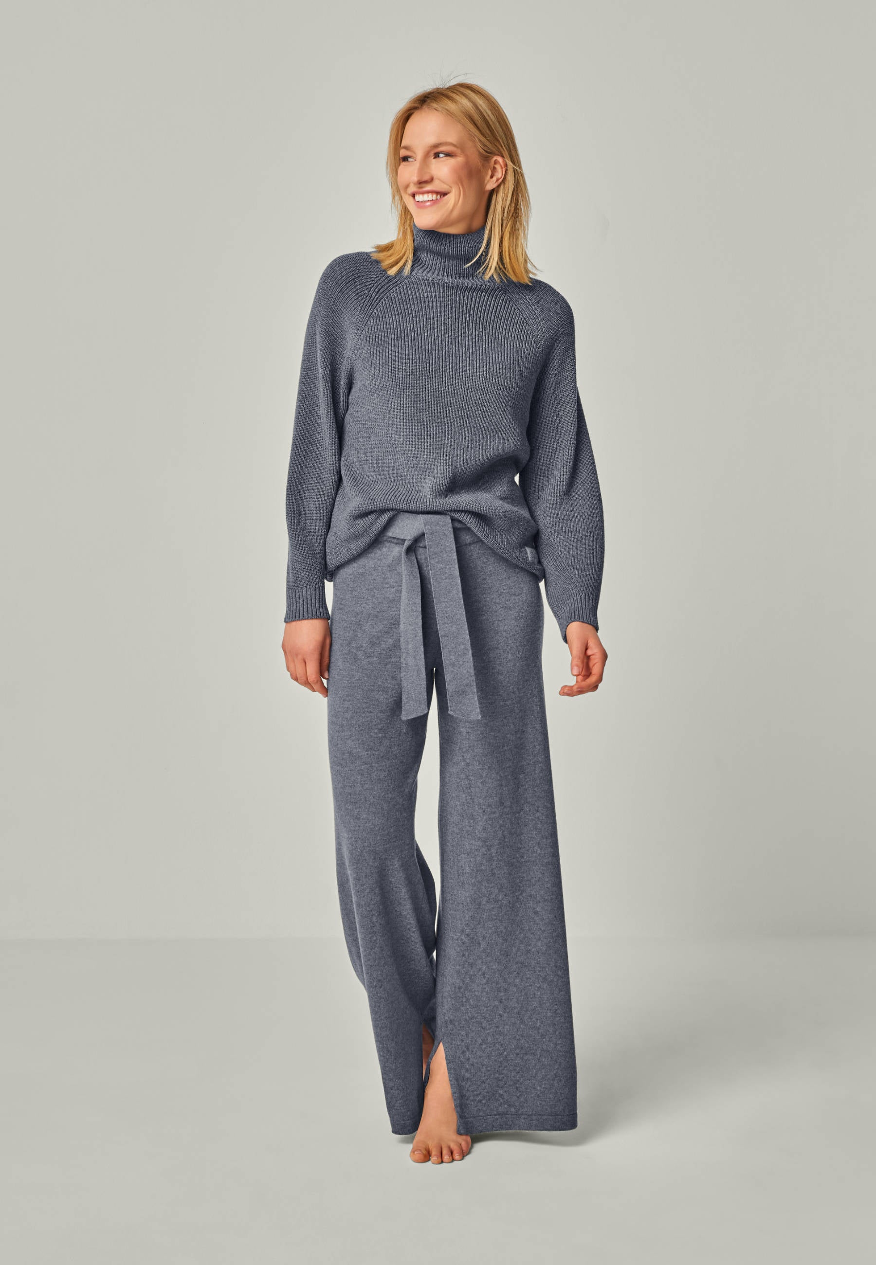 PULLOVER EVE - Stylish mock neck sweater