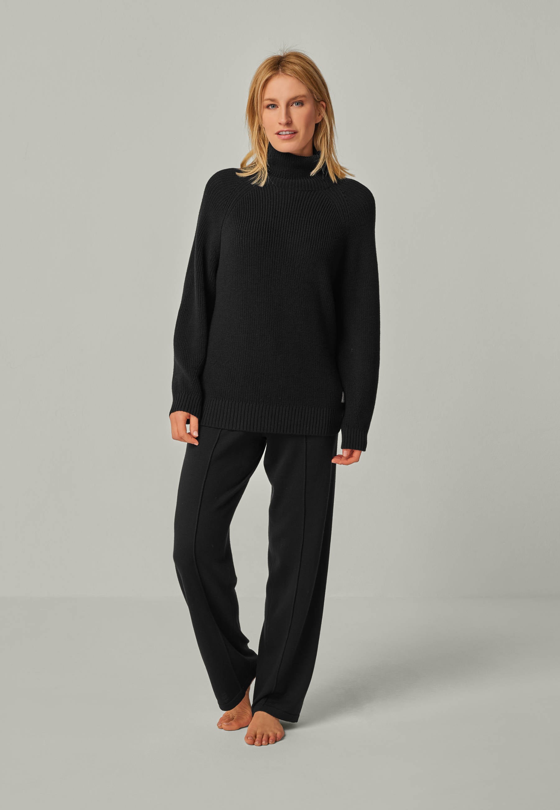 PULLOVER EVE - Stylish mock neck sweater