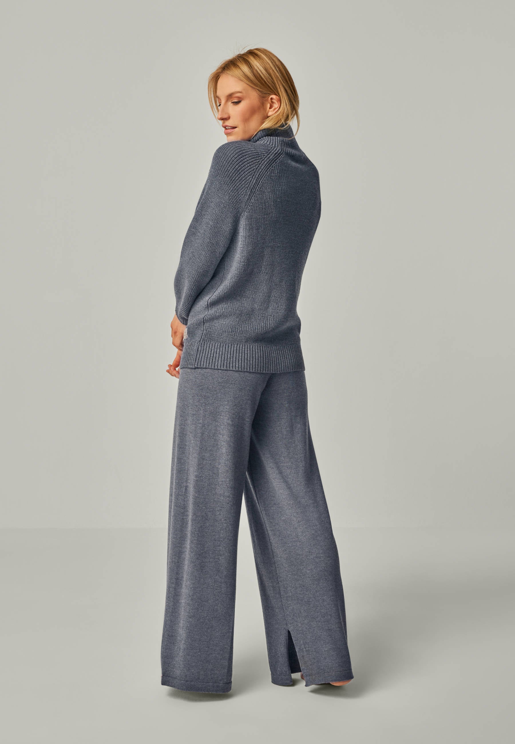 PULLOVER EVE - Stylish mock neck sweater