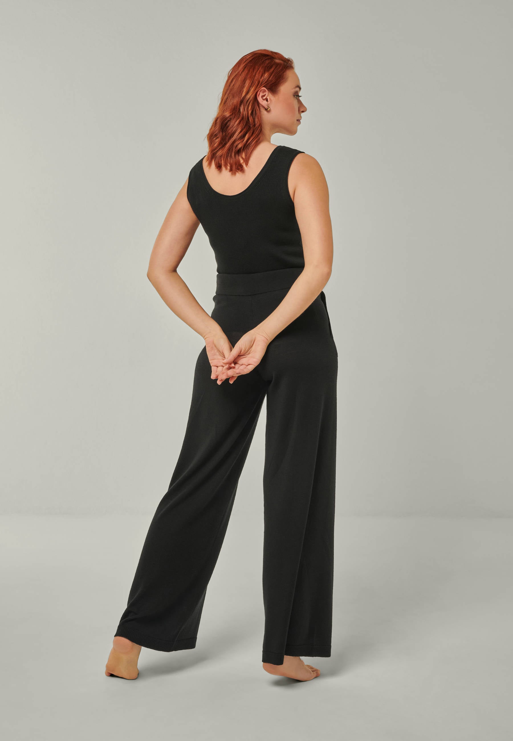 PANTS FRIDA - Weite Strickhose mit Taschen