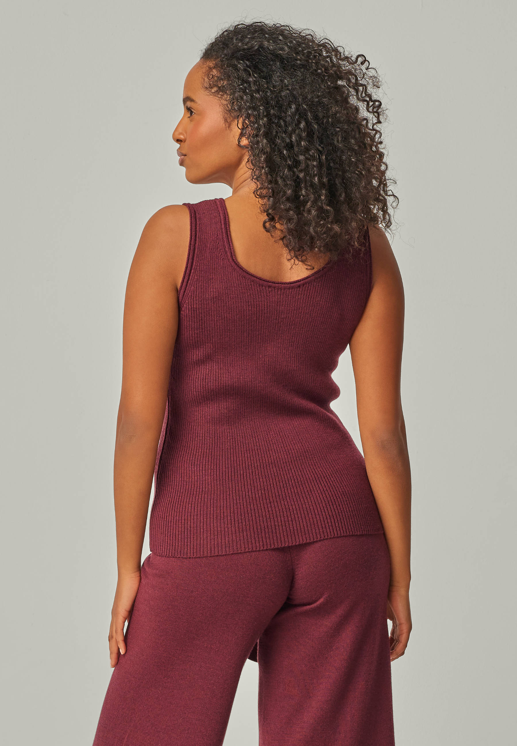 TOP BLOSSOM - Geripptes Merino Top mit Rundhals