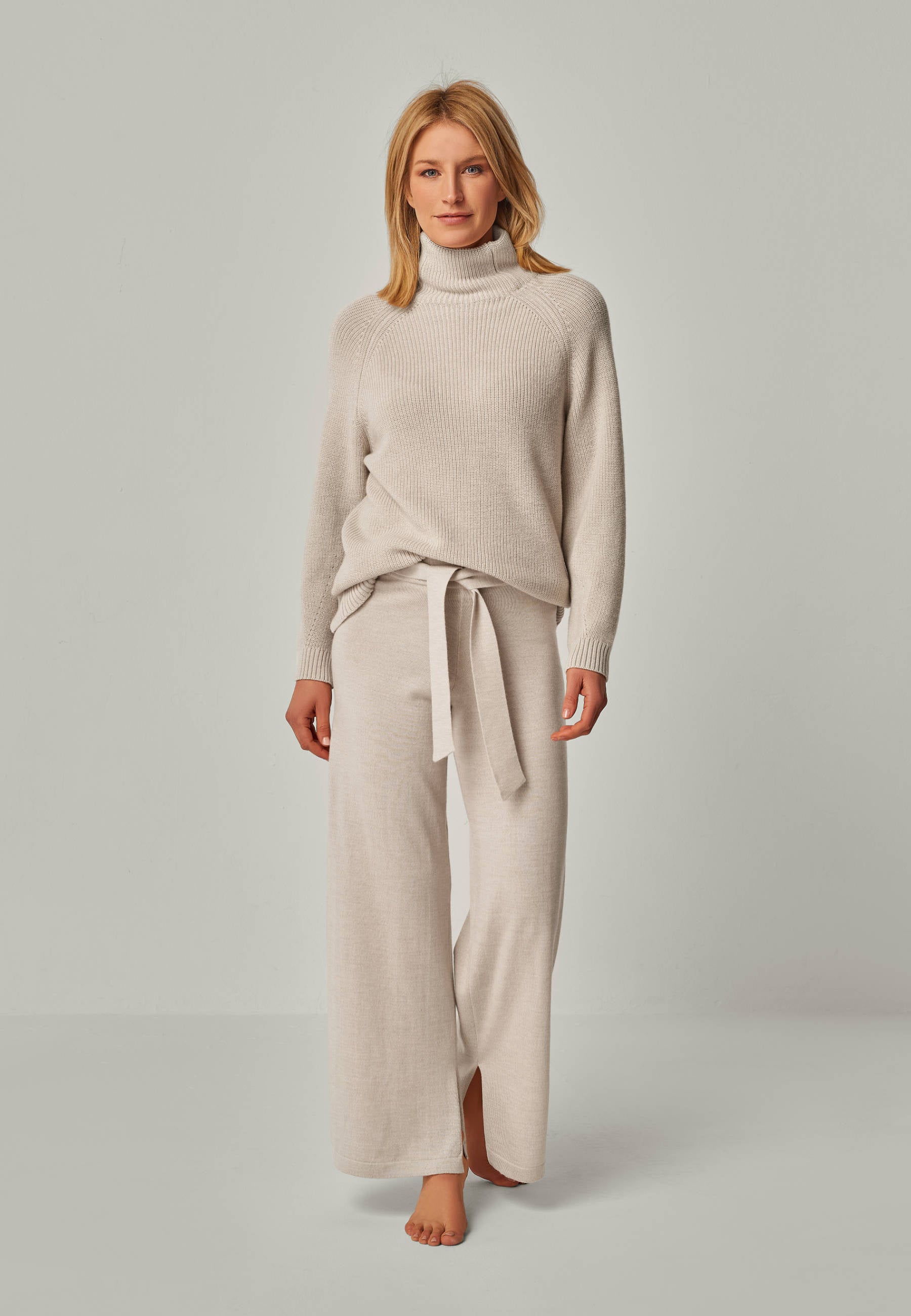 PULLOVER EVE - Stylish mock neck sweater