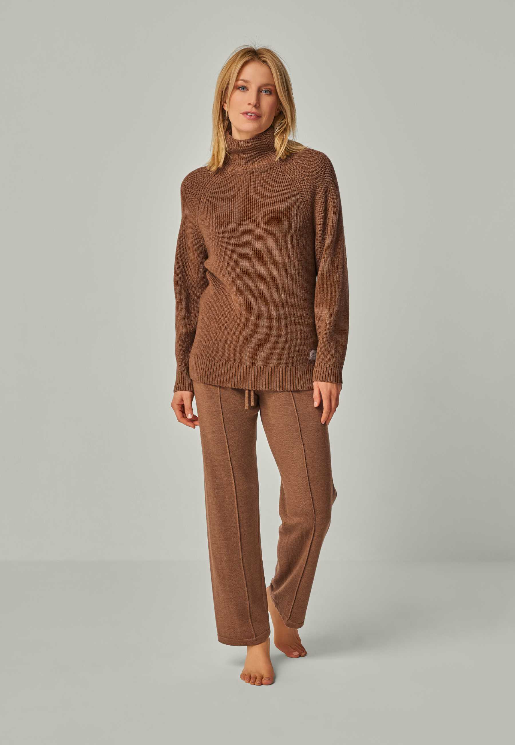 PULLOVER EVE - Stylish mock neck sweater