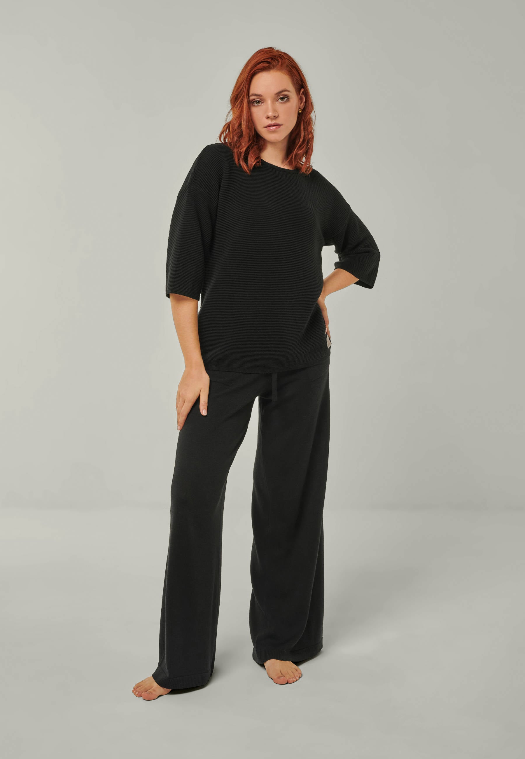 PANTS FRIDA - Weite Strickhose mit Taschen