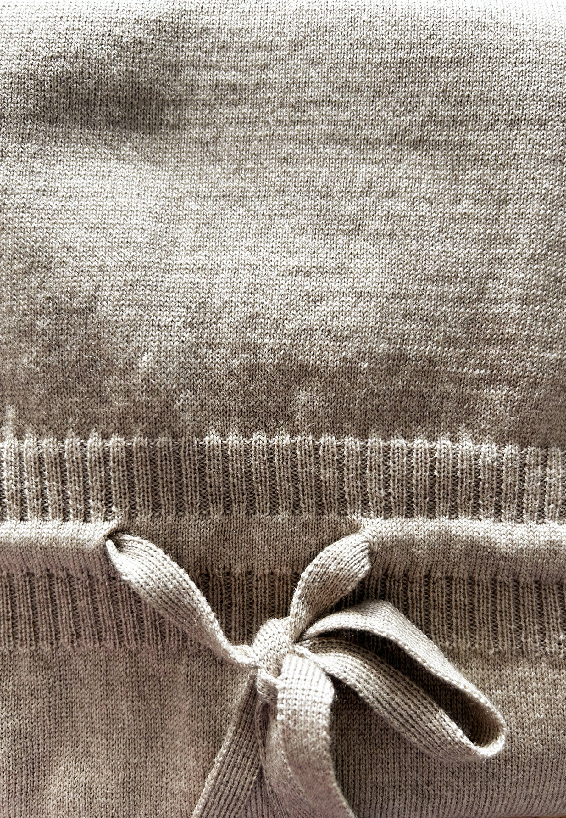 DRESS CLEA - Langes Strickkleid mit Schlitz